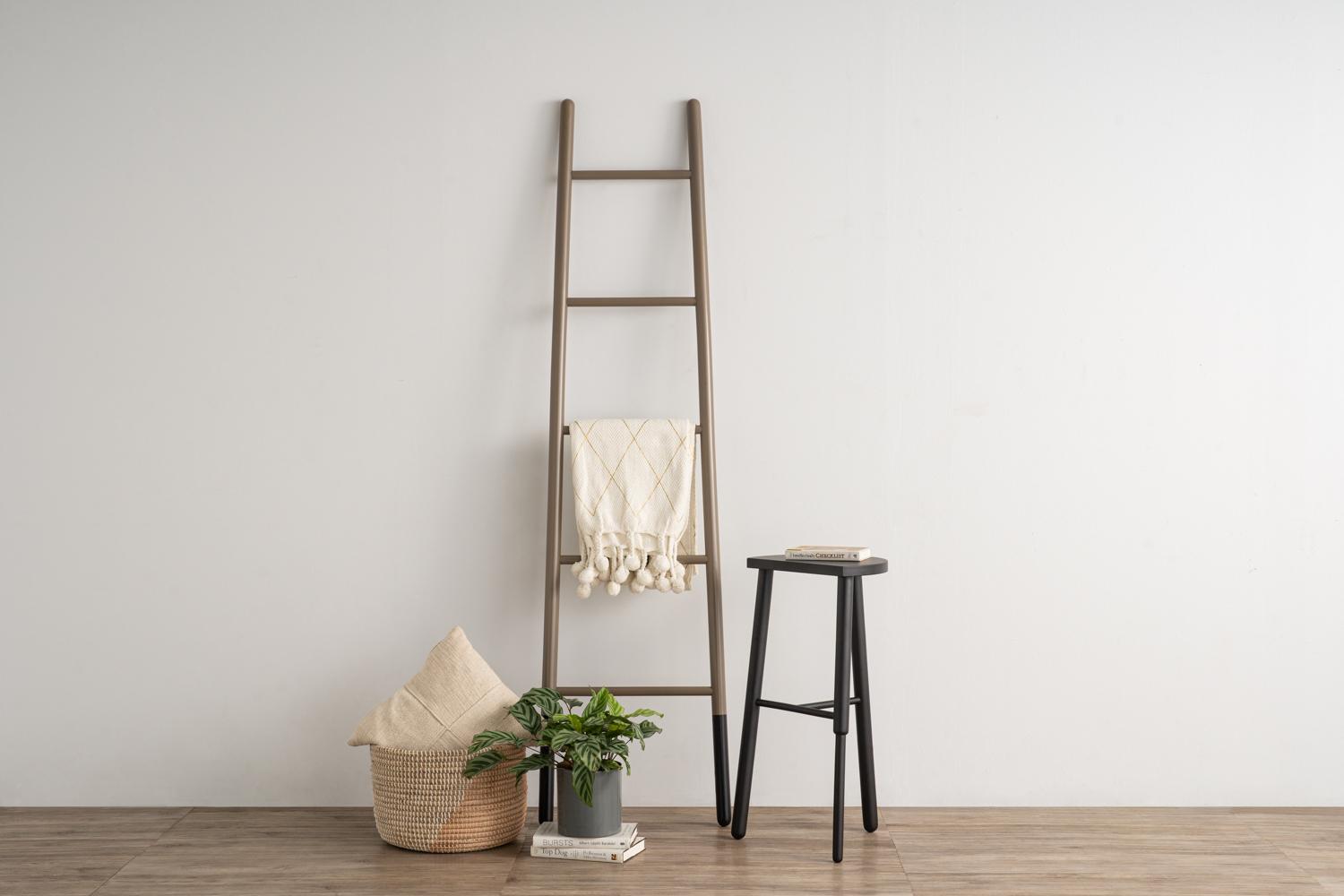 PAIGE BAR STOOL 114