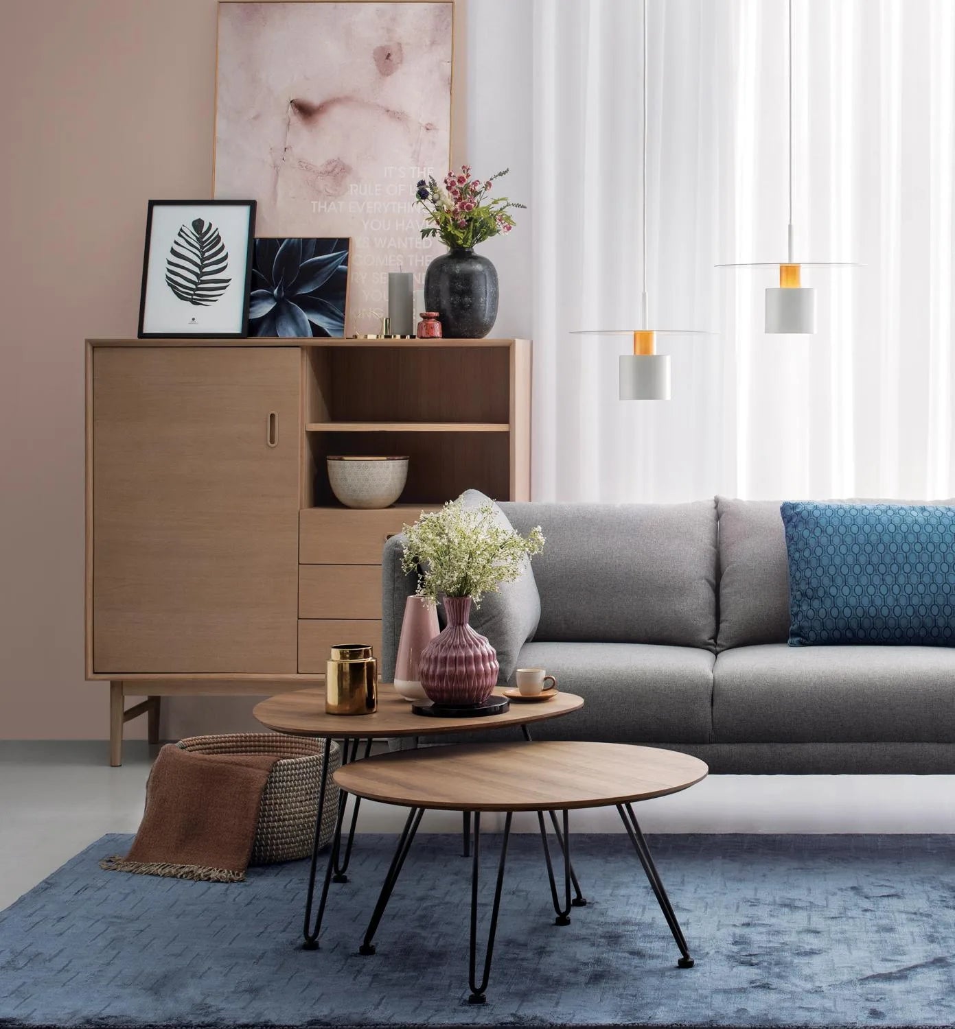 CORWIN OVAL COFFEE TABLE 802/109